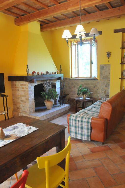 Guesthouse Casale Borgo Miriam Offida Ruang foto