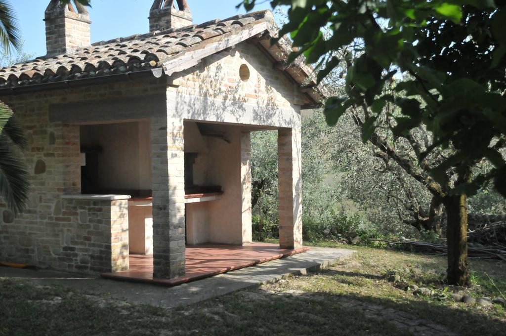Guesthouse Casale Borgo Miriam Offida Ruang foto