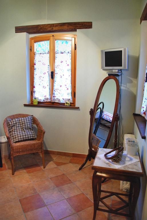 Guesthouse Casale Borgo Miriam Offida Ruang foto