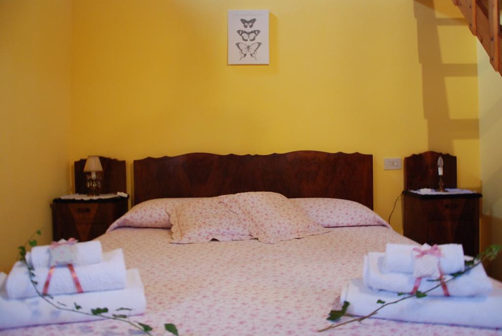 Guesthouse Casale Borgo Miriam Offida Ruang foto